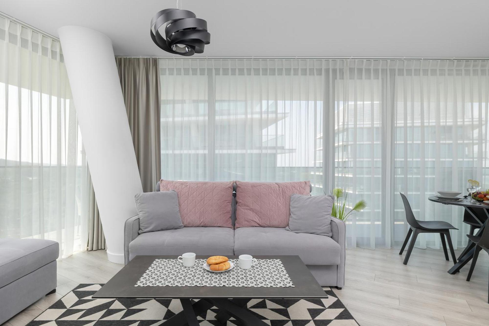 Lux Sea Towers - Wellness Spa, Gym & Beach - Seaview By Rent Like Home เมียนซิดดรอแย ภายนอก รูปภาพ